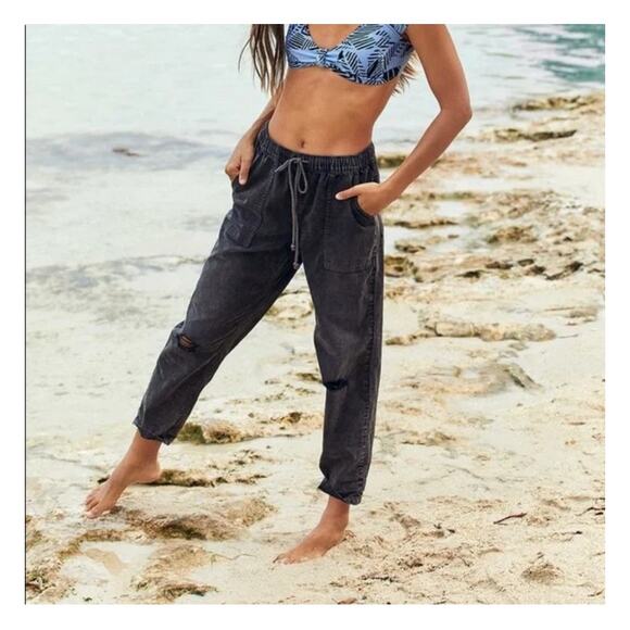 Aerie Grey Distressed Burnout Jogger Pant Size Medium - Picture 2 of 5